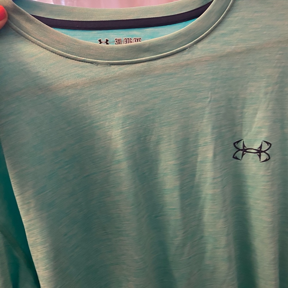 Men’s long sleeved tee